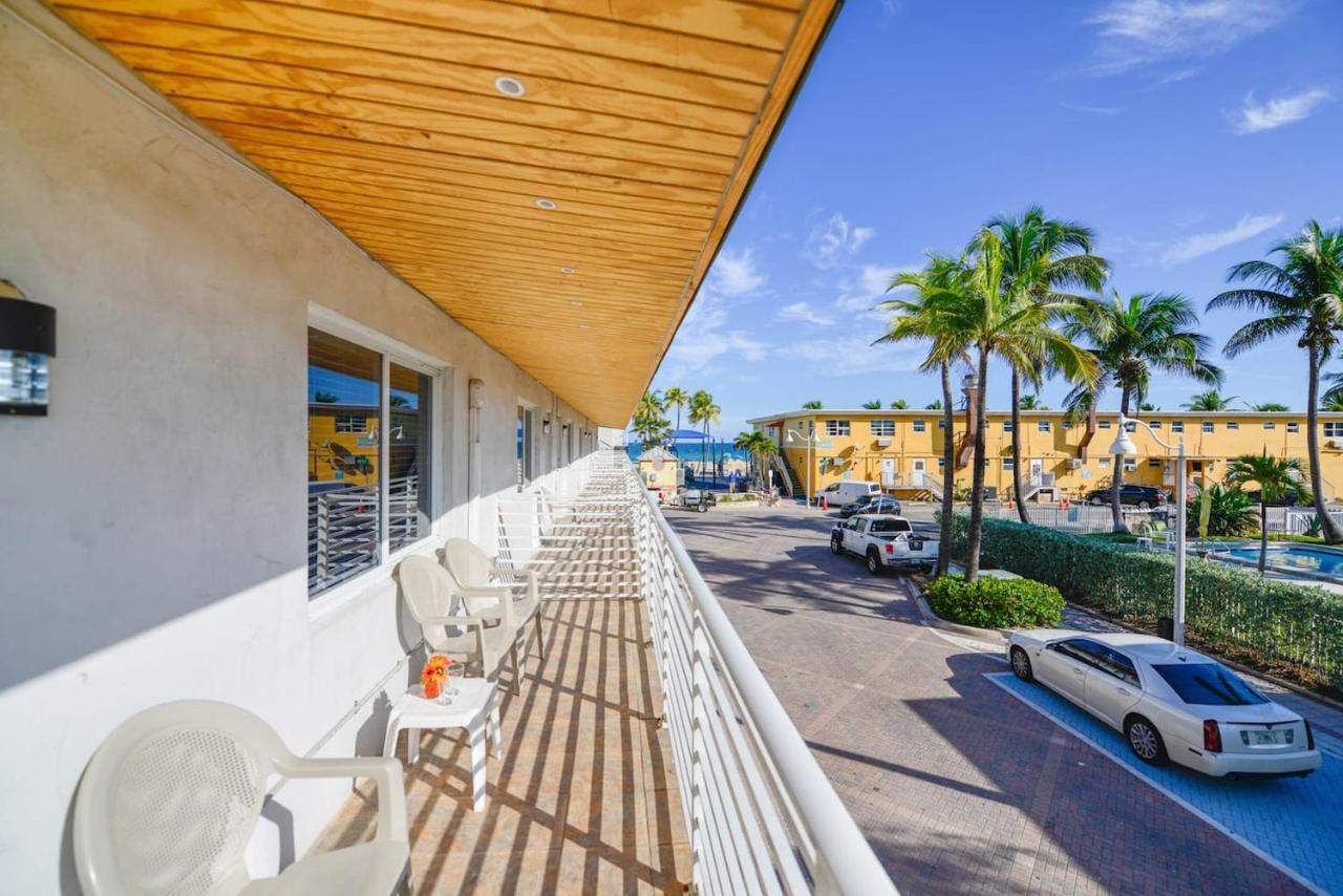 Cozy 1 Bedroom With Pool Steps From The Beach #41 Hollywood Eksteriør billede