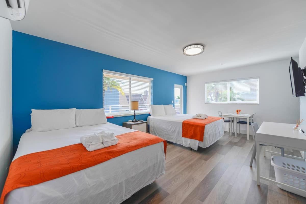Cozy 1 Bedroom With Pool Steps From The Beach #41 Hollywood Eksteriør billede