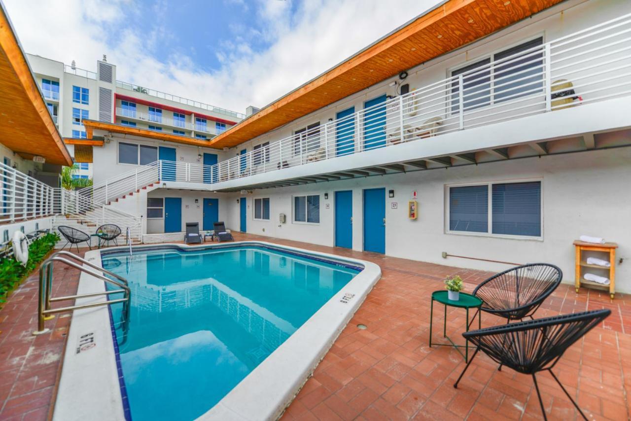 Cozy 1 Bedroom With Pool Steps From The Beach #41 Hollywood Eksteriør billede