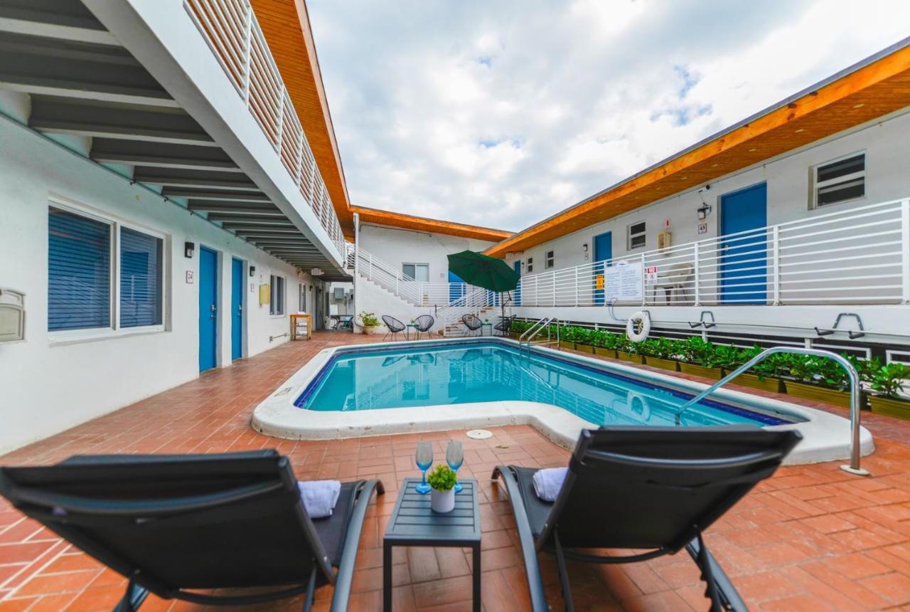 Cozy 1 Bedroom With Pool Steps From The Beach #41 Hollywood Eksteriør billede